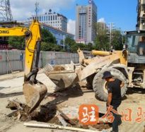 亚洲操逼在线观看高温下的坚守｜道路建设者用汗水铺就畅通路